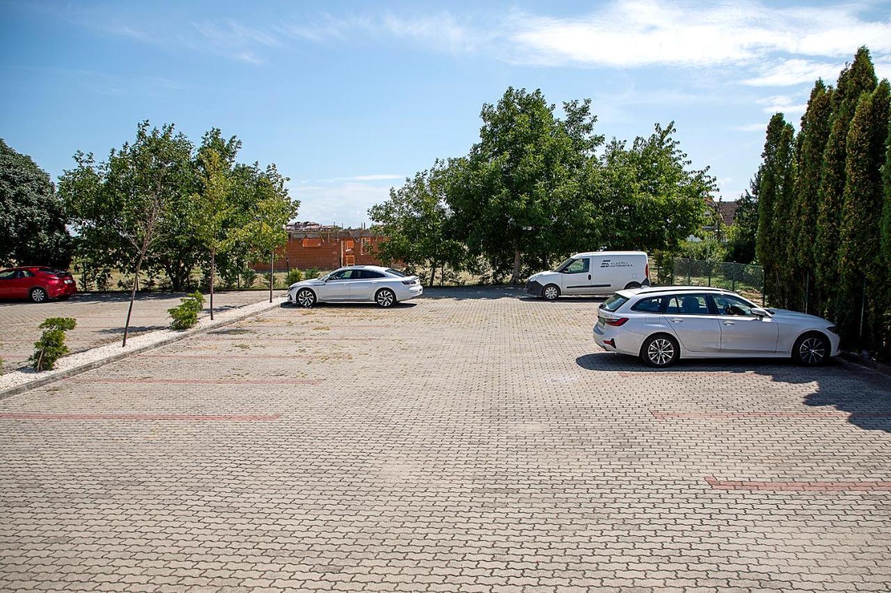 Lux Apartman Buek Zewnętrze zdjęcie
